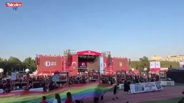 ODTÜ yine LGBT'nin bayraktarlığına soyundu!