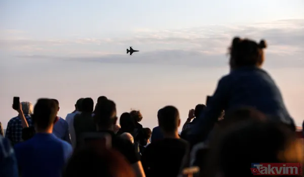 SoloTürk Antalya'da 29 Ekim için uçtu! Muhteşem görüntüler - 4