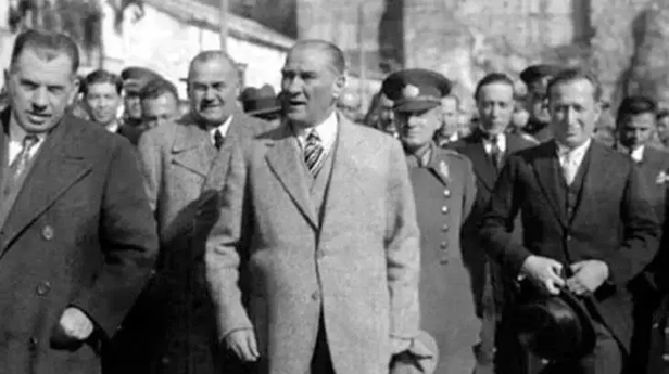 10-kasim-cuma-resmi-tatil-mi-2023-10-11-12-kasim-okullar-tatil-mi-olacak-devlet-daireleri-resmi-kurumlar-banka-1699247722054.jpeg 10 Kasım Cuma resmi tatil mi 2023? 9-10-11-12 Kasım okullar tatil mi olacak? Devlet daireleri, resmi kurumlar, bankalar açık olacak mı?-5