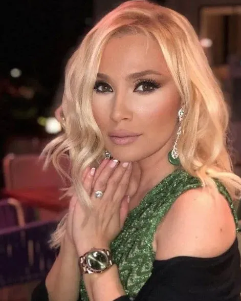 Lerzan Mutlu'yu gelen bekaret sorusu küplere bindirdi! Lerzan Mutlu 'Bakire misin' sorusunu görünce...-9