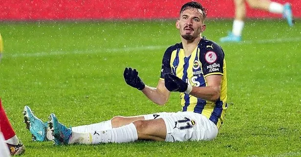 Lige havlu atan Fenerbahçe kupadan da elendi! Taraftarın artık sabrı kalmadı