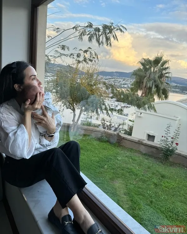 47 yaşında 2. kez anne olmuştu! İpek Açar’dan oğluyla yepyeni kare: “Maşallah” Alper Kömürcü’nün biricik oğlu ve eşi... - 6