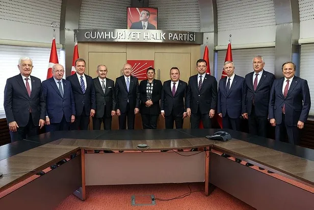 desifre-kilicdaroglunun-adayliginda-agiz-birligi-yapip-chpyi-ele-gecirme-plani-basrol-imamoglu-yardimci-aktor-1674675985349.jpeg Deşifre: Kılıçdaroğlu'nun adaylığında ağız birliği yapıp CHP'yi ele geçirme planı! Başrol İmamoğlu yardımcı aktör Akşener-3