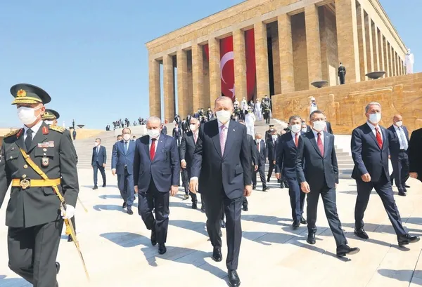 Başkan Erdoğan, 30 Ağustos Zafer Bayramı tebriklerini mülteci çocuk tablosu önünde kabul etti-3