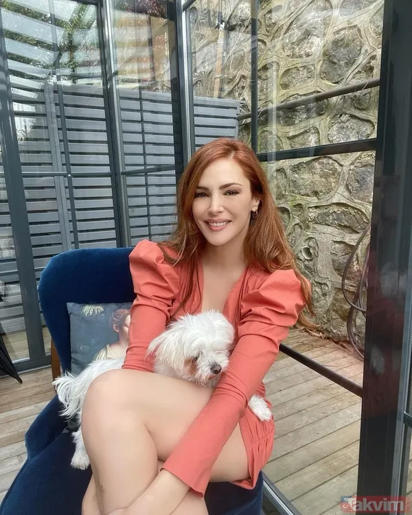 Mine Tugay vücudunu saran süper minisiyle öyle pozlar verdi ki! 43’lük Mine’ye bakın elbisesi ayrı pozları ayrı olay oldu - 8