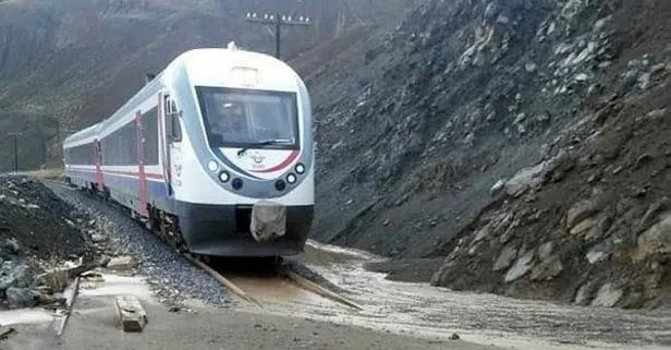 Erzincan-Sivas demir yolu ulaşıma kapandı
