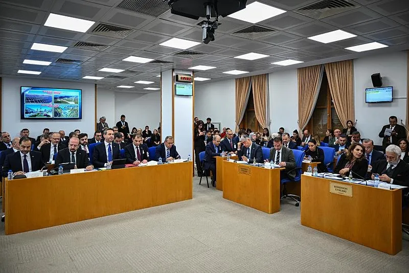 Enerji ve Tabii Kaynaklar Bakanı Alparslan Bayraktar, Bakanlığının 2026 yılı bütçe görüşmelerine katıldı. (AA)