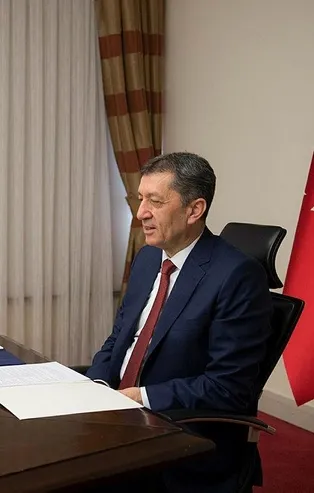 Son dakika: Milli Eğitim Bakanı Selçuk'tan gençlere "hayat eve sığar" çağrısı