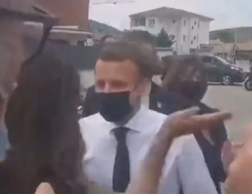 Macron’a tokat! Yeni görüntü ortaya çıktı