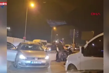 Sancaktepe'de yol kavgası kamerada