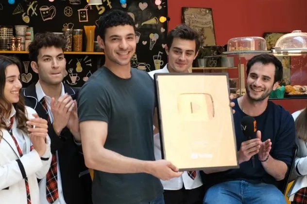 Reyting yıldızı Kardeşlerim'e YouTube başarı plaketi! İşte Kardeşlerim 17. bölüm fragmanı: "Maalesef kardeşimsin..."