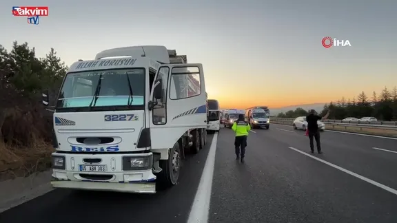 TEM’de yolcu otobüsü ile soğan yüklü kamyon çarpıştı: 1 ölü, 10 yaralı
