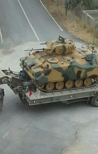 Hatay sınırına askeri araç sevkiyatı