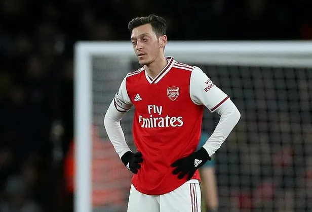 fenerbahcenin-mesut-ozil-transferine-iliskin-bomba-iddia-gorusmeler-tikandi-1610722767352.jpeg Fenerbahçe'nin Mesut Özil transferine ilişkin bomba iddia! Görüşmeler tıkandı...-4