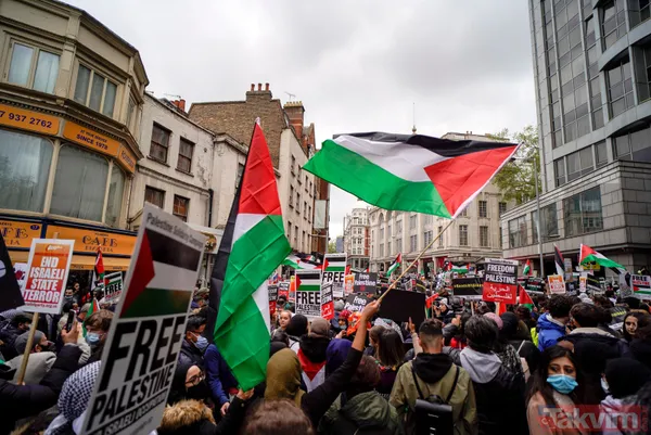 SON DAKİKA: Filistinlilerin katledilmesi protesto ediliyor! Binler Londra'da İsrail Büyükelçiliği'ne yürüyor - 41