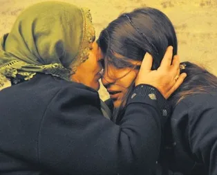 Mekiye Kaya annesinin oturma eylemi sayesinde sıcak yuvasına kavuştu