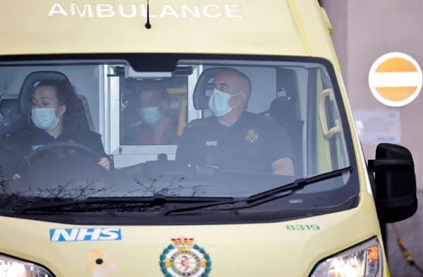 son-dakika-ingiltere-kralicesi-2-elizabethin-esi-edinburgh-duku-prens-philip-kalp-ameliyati-sonrasi-king-edward-vii-hastanesine-sevk-edildi-1614952393548.jpg SON DAKİKA: İngiltere Kraliçesi 2. Elizabeth'in eşi Edinburgh Dükü Prens Philip kalp ameliyatı sonrası King Edward VII Hastanesi’ne sevk edildi-2