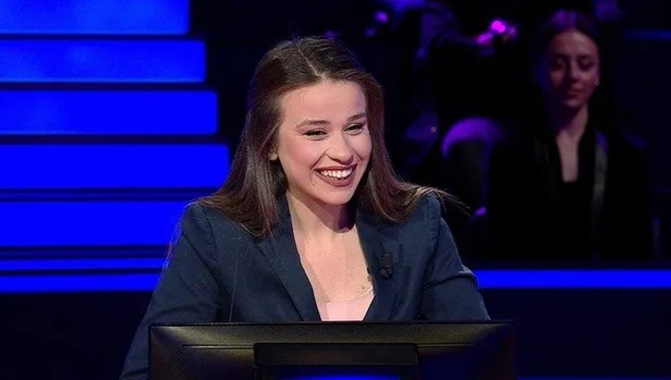 kim-milyoner-olmak-ister-de-arkadasi-yuzunden-oyle-bir-soruda-elendi-ki-izleyenler-sasti-kaldi-1641668113056.jpeg Kim Milyoner Olmak İster'de arkadaşı yüzünden öyle bir soruda elendi ki! İzleyenler şaştı kaldı-6