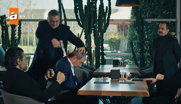 alayini-cendere-icine-aldi-cellatlari-olacak-edho-188-bolum-fragmani-yaman-hamdiyi-yerle-yeksan-edecek-1616993830429.jpg Alayını cendere içine aldı cellatları olacak! EDHO 188. bölüm fragmanı: Yaman Hamdi'yi yerle yeksan edecek-10
