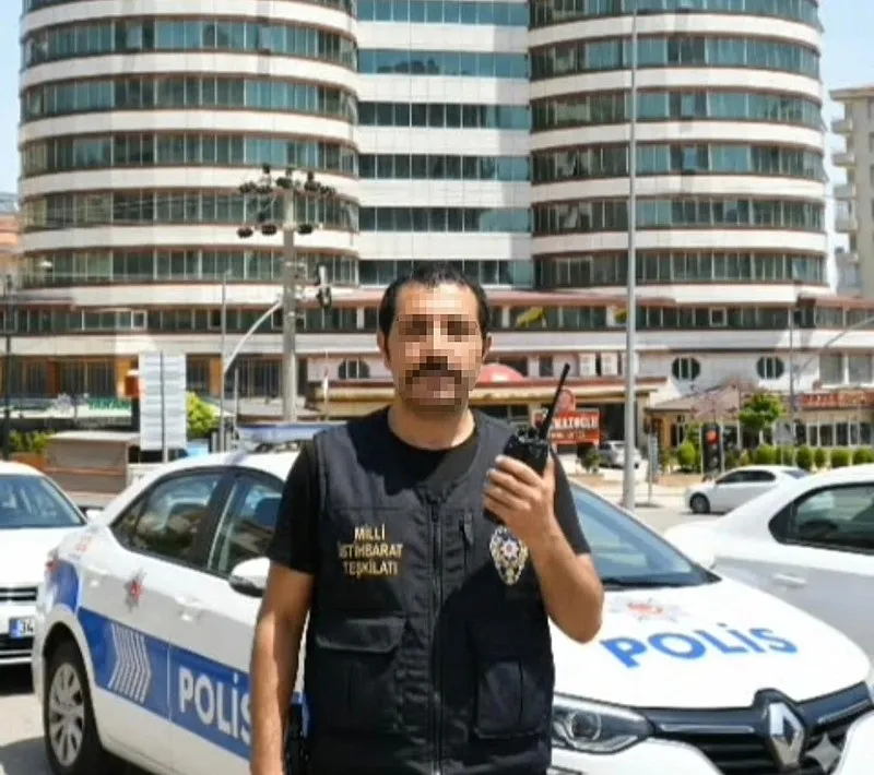 yapay-zeka-fotograflariyla-kendisini-mitle-irtibatli-gosterdi-gozaltina-alindi-1781119799787.jpeg Yapay zeka fotoğraflarıyla kendisini MİT’le irtibatlı gösterdi: Gözaltına alındı-3