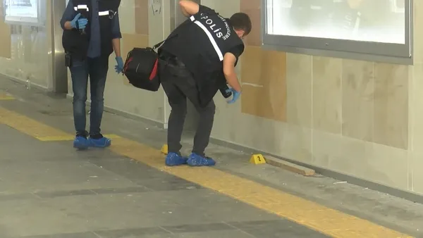 cinayet-islenen-altgecitte-bir-saldiri-daha-tiner-dokup-atese-verdi-1658649377479.jpg Cinayet işlenen altgeçitte bir saldırı daha: Tiner döküp ateşe verdi-4