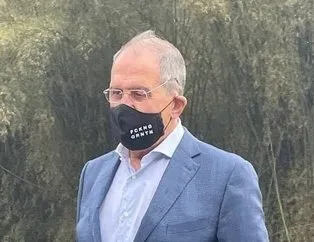 Lavrov’un küfürlü maskesi