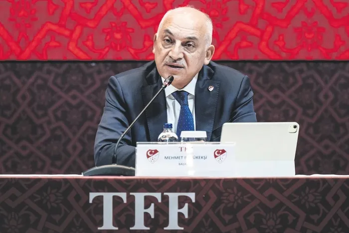 Faruk Koca'nın hakem Halil Umut Meler'e attığı yumruk Türk futbolunu tüm dünyaya rezil etti-4