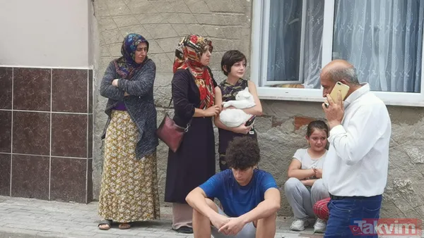 Bursa'da binanın çatı katı alev alev yandı - 3