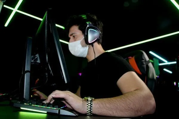 SON DAKİKA: Oyun oynayıp ayda 10 bin TL kazanan var! Kovid-19 e- Spora ilgiyi arttırdı-2