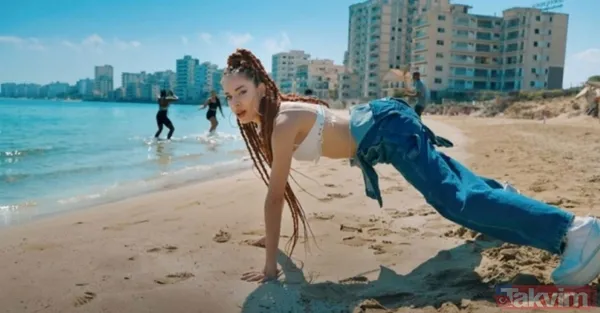 Kıbrıslı Türk şarkıcının Maraş'taki klibi Rumları çıldırttı! Nihayet Elibol'un şarkısına nefret mesajları attılar - 4