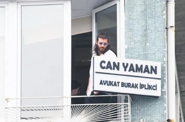 Can Yaman'ın başı takıntılı fanları yüzünden dertte! İtalya'daki evini değiştiren ünlü oyuncu şimdide Bebek'teki...