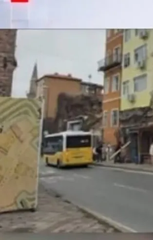 CHP'li İBB'den pankart oyunu! AK Parti'li Fatih Belediyesi'nin çalışması üzerine böyle konmaya çalıştılar