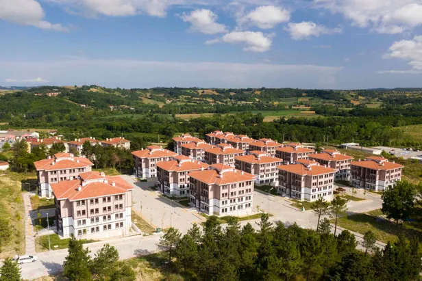 tokiden-10-ilde-dev-firsat-yuzlerce-daire-uygun-fiyatlarla-satiliyor-ankara-balikesir-bursa-1600885168088.jpg TOKİ'den 10 ilde dev fırsat: Yüzlerce daire uygun fiyatlarla satılıyor! Ankara, Balıkesir, Bursa...-8