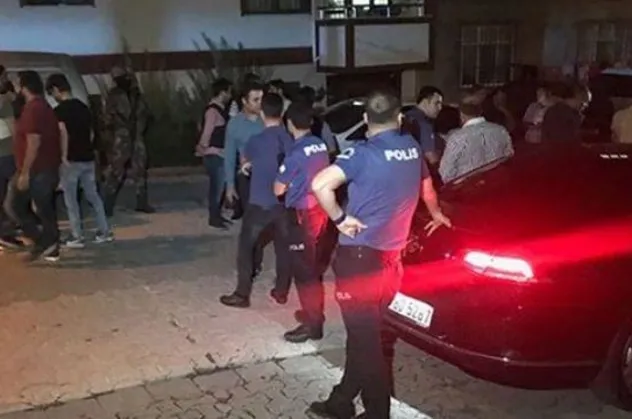 Ataşehir'de sokakta 2 el bombası bulundu