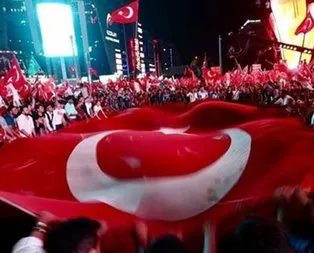 En anlamlı 15 Temmuz mesajları! 15 Temmuz Demokrasi ve Milli Birlik Günü şiirleri!