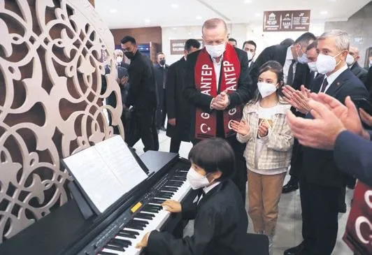 Başkan Recep Tayyip Erdoğan, Gaziantep'in kurtuluşunun 100. yılı nedeniyle ilde birçok etkinliğe katıldı-1