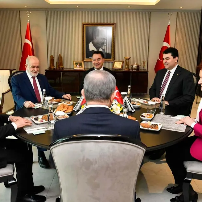 6lı koalisyon 12. kez toplandı! Deprem enkazında siyasi yağmacılık...