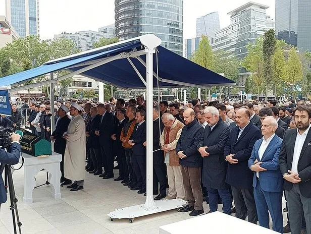 Gazeteci-yazar Engin Ardıç'a veda: Başkan Erdoğan cenaze törenine katıldı-1