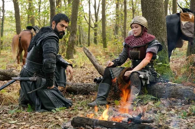 Kuruluş Osman'da Osman Bey'in yeni Alp'i Aygül Hatun! Kılıçla savaşmak Buse Arslan Akdeniz'den soruluyor...