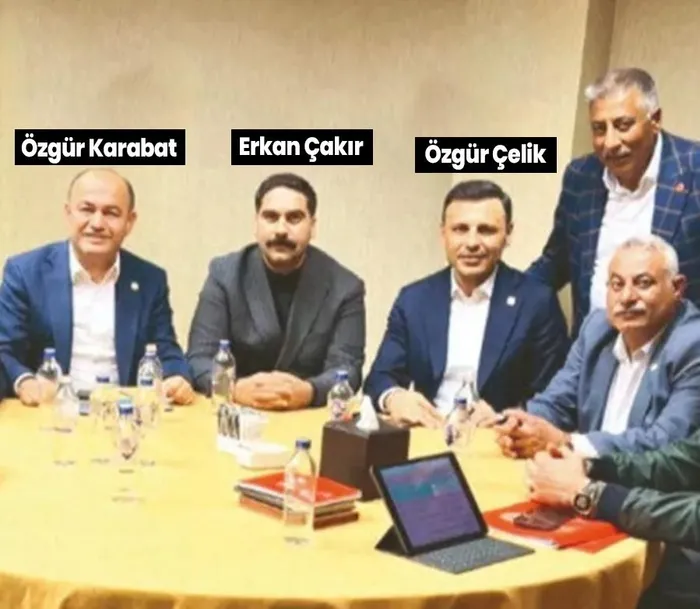 chpde-delege-borsasi-tescillendi-imamoglu-basrolde-kelle-basi-10-bin-dolar-odeme-laleliden-ankaraya-50-milyon-1700140616339.jpeg CHP'deki 'delege borsası' skandalında ikinci perde! 200 bin TL + lüks araba | İmamoğlu'ndan 10 bin dolarlık ödeme 50 milyon dolarlık şaibe-4