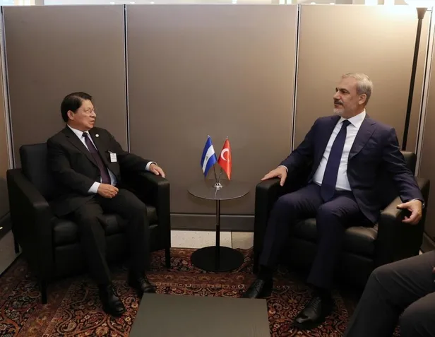 Dışişleri Bakanı Hakan Fidan'dan yoğun diplomasi trafiği: Birçok ülkeden mevkidaşıyla bir araya geldi-9