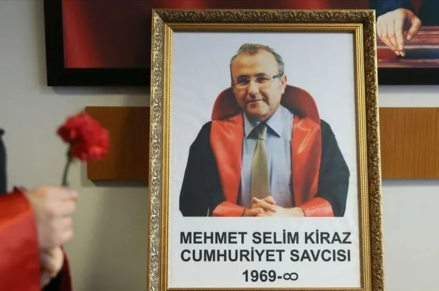 Cumhuriyet Savcısı Mehmet Selim Kiraz, DHKP/C terör örgütünce şehit edilişinin 7. yılında anıldı... Katillerinin destekçileri hala hesap vermedi
