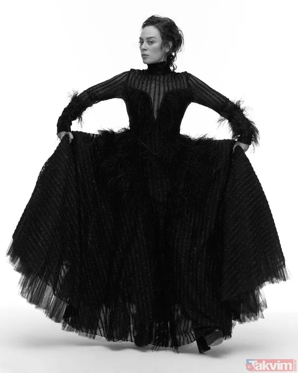 42’lik Demet Evgar’dan karnı burnunda poz! Siyah mayosuyla kamera karşısına geçti! Kamera arkası sosyal medyayı salladı... - 6