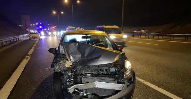 TEM'de feci kaza: Sürücüsünün direksiyon başında uyuduğu otomobil cipe çarptı