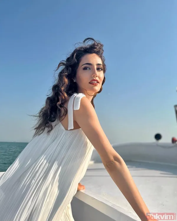 Bir Zamanlar Çukurova’nın Gülten’iydi! Selin Genç kırmızılar içinde paylaştı! Süper minisiyle uzaklara daldı! Ortalığı kasıp kavurdu - 5