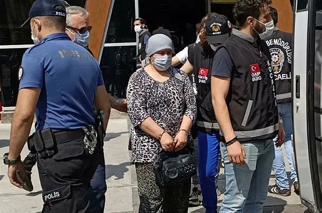 Kocaeli'deki 18 yıllık faili meçhul cinayetin arkasından yasak aşk çıktı! Otomobilde diri diri yakmışlar...