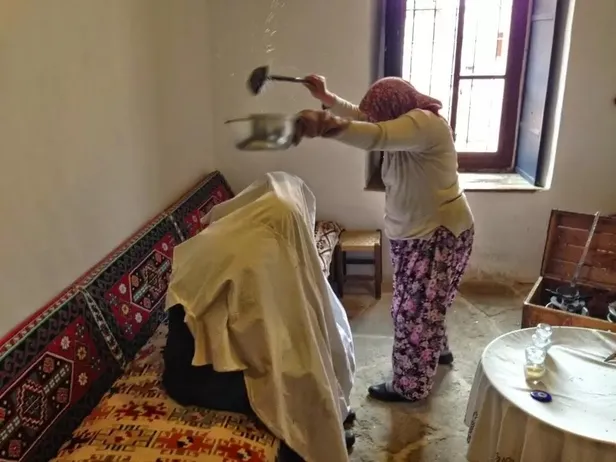 Diyanet'e göre kurşun döktürmek günah mı? Kurşun döktürmek caiz mi? Kurşun dökme nedir, nasıl yapılır, ne işe yarar?-4