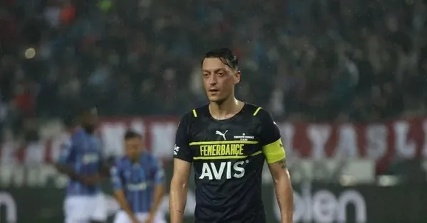 Fenerbahçe'de Mesut Özil krizi! Düşüşünün nedeni belli oldu