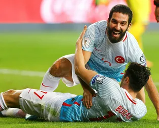Müjdeyi Burak verdi: ’Arda Turan geliyor!’