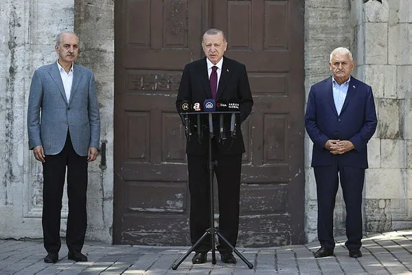 son-dakika-baskan-recep-tayyip-erdoganin-kktc-ziyareti-oncesinde-rumlardan-alcak-iftira-turkler-uyari-atesi-acti-1626501923989.jpg